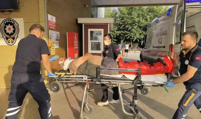 Traktörün ezdiği çiftçi ağır yaralandı