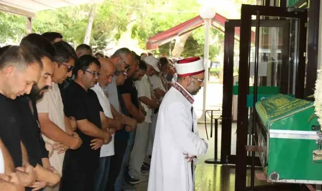 Minik Mert son yolculuğuna gözyaşlarıyla uğurlandı