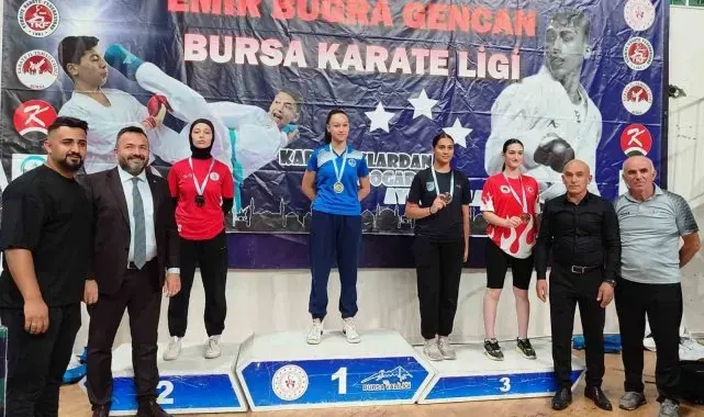 Körfezli Kübranur karate şampiyonasında ikinci oldu