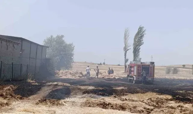 Hüyük'te saman balyası ve tarla yangını