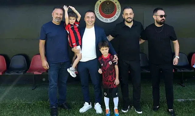 Baba Selami Alımcı ve minik Göktuğ'dan Gençlerbirliği'ne ziyaret