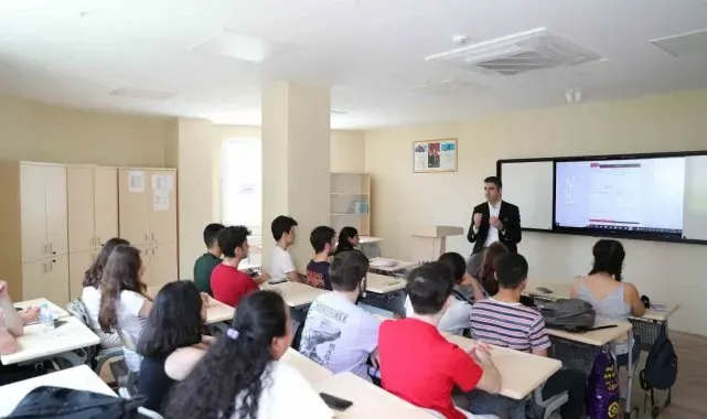 Kartal Akademi öğrencileri başarıdan başarıya koşuyor