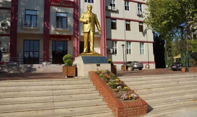Aydın'da 3 kaymakam ve 2 vali yardımcısının yeri değişti