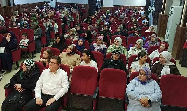 Devrek'te Yaz Kur'an Kursu öğrencilerinden mezuniyet sevinci