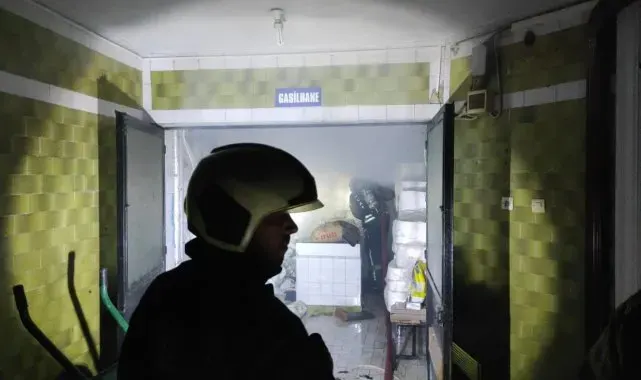 Camide korkutan yangın