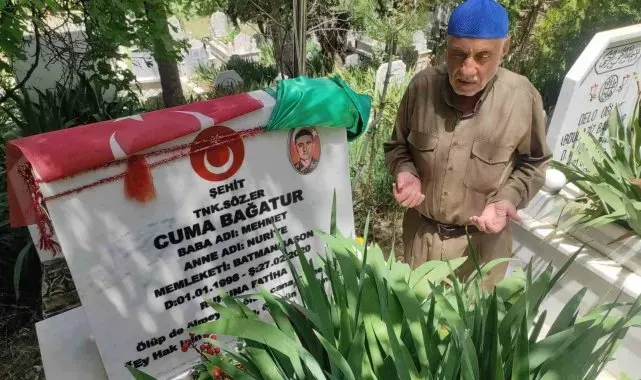 Şehit babaları çocuklarının kabirleri başında hüznü ve gururu bir arada yaşadı