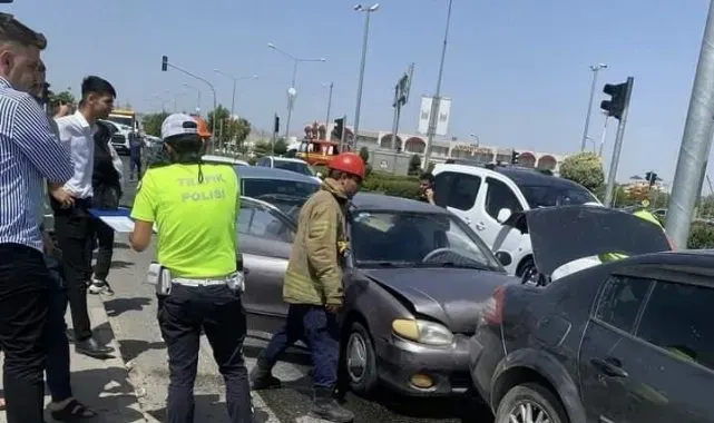 Mardin'de maddi hasarlı zincirleme kaza
