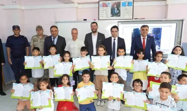 Samandağ'da öğrencilerin karne heyecanı
