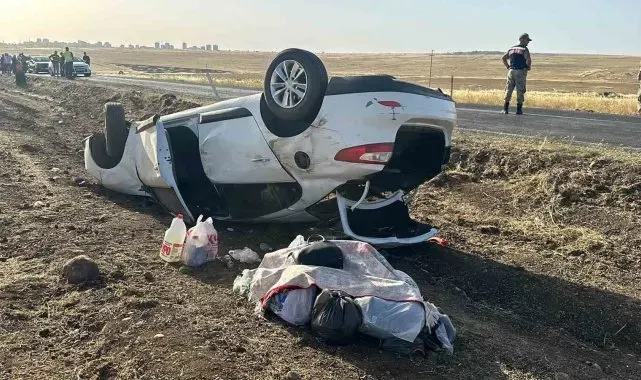 Siverek'te otomobil şarampole devrildi: 6 kişi yaralandı