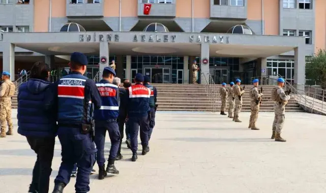 Haklarında yakalama kararı bulunan 137 kişi adli makamlara teslim edildi