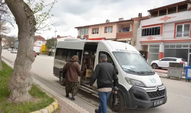 Bozüyük'te arefe günü ilçe mezarlığına belediyeden ücretsiz ulaşım