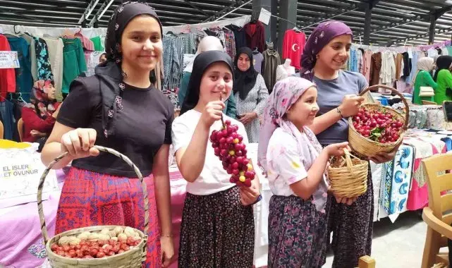 Çivril'de kursiyerlerin yıl boyunca ürettikleri görücüye çıktı