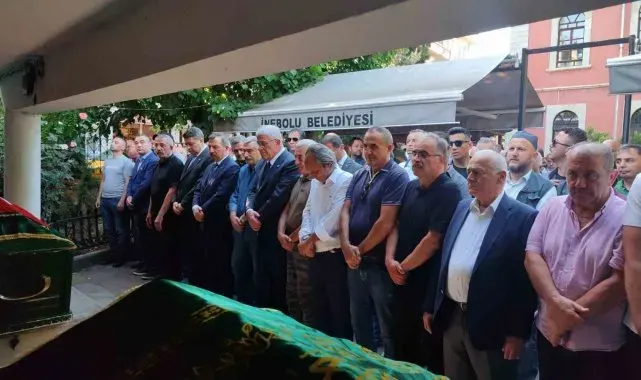 İYİ Parti Genel Başkanı Dervişoğlu, yakın arkadaşının cenaze törenine katıldı