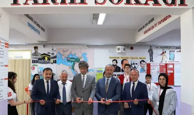 Lisede Sanat ve Tarih Sokağı