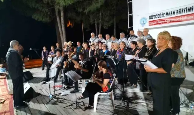Köyceğiz'de Türk Halk Müziği konseri izleyenlerden tam not aldı