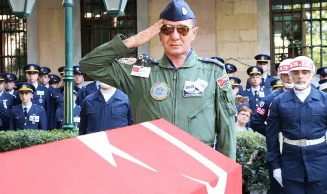 Şehit Pilot Albay Gökhan Özen gözyaşlarıyla son yolculuğuna uğurlandı