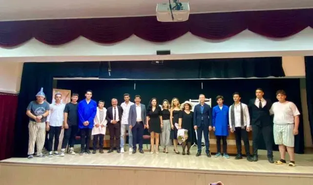 Köyceğiz'de öğrencilerin tiyatro gösterisi beğenildi