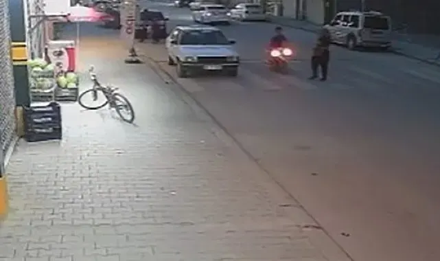 Elbistan'da motosikletin çarptığı yaşlı adam yaralandı