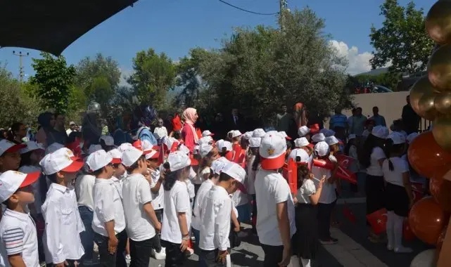 Edremit'te 4-6 yaş Kur'an kursları yılsonu etkinliği düzenlendi
