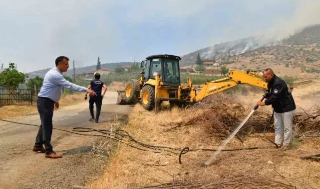 Başkan Öküzcüoğlu Alaşehir'deki yangın bölgesinde