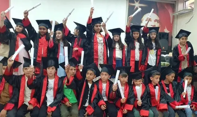 Çemişgezek'te ilkokul öğrencilerinin mezuniyet coşkusu