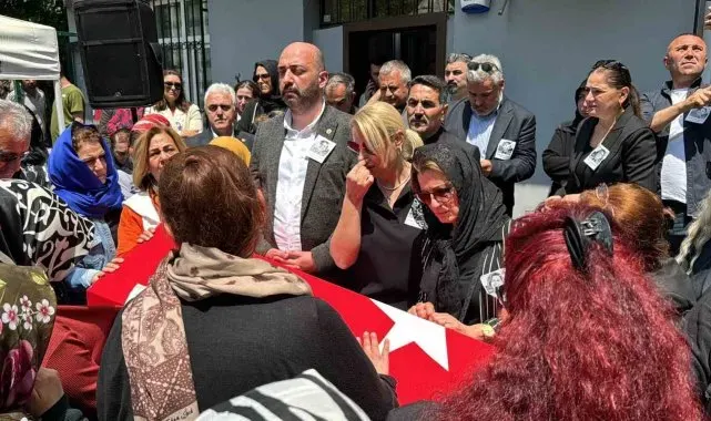 Sarıyer'deki kazada hayatını kaybeden kadın muhtar son yolculuğuna uğurlandı