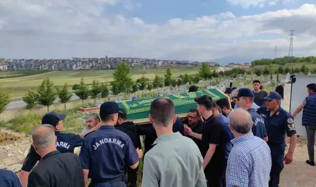 Burdur'da meydana gelen kazada hayatını kaybeden genç toprağa verildi