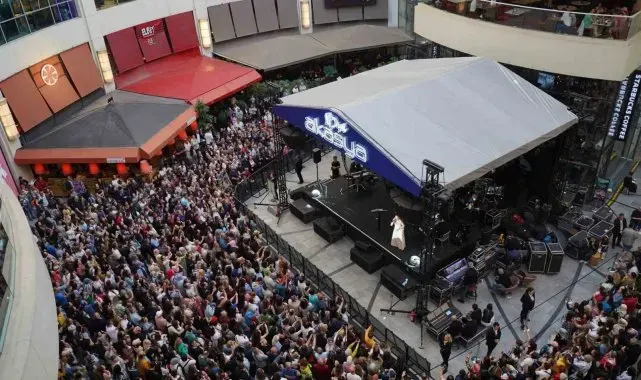 Akasya'nın 10'uncu yıl konserleri sona erdi