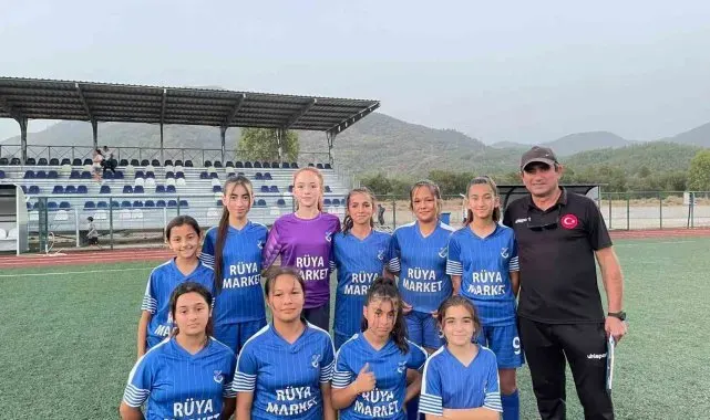 Fethiye'nin kadın futbol takımı çalışmalarını sürdürüyor