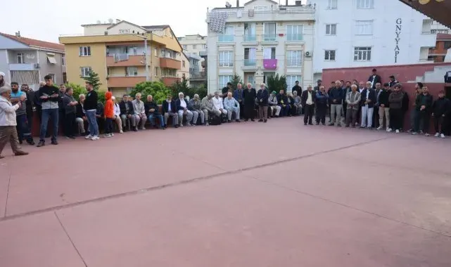 Çayırova'da hacı adayları kutsal topraklara uğurlandı
