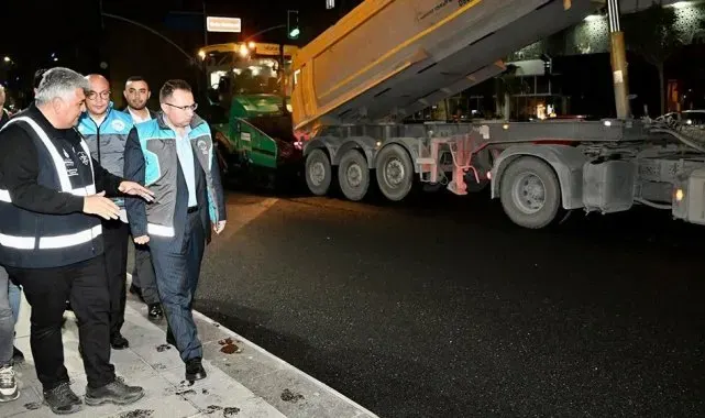 Gaziosmanpaşa Belediye Başkanı Bahçetepe, asfalt çalışmalarını yerinde inceledi