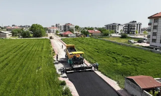 Karatay'da asfalt seferberliği sürüyor