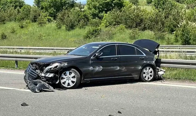Milli Eğitim Bakanı'nın makam aracı TEM'de kaza yaptı
