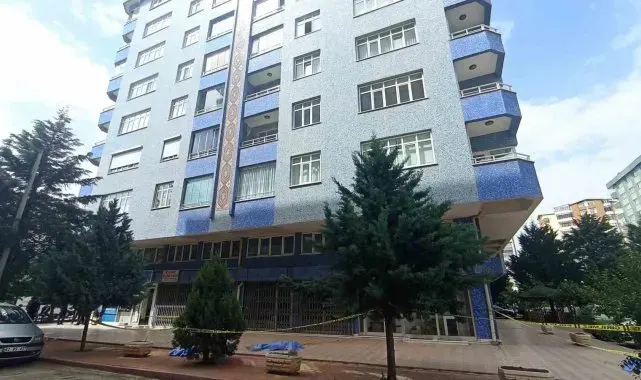 Dördüncü kat penceresinden düşen kadın öldü