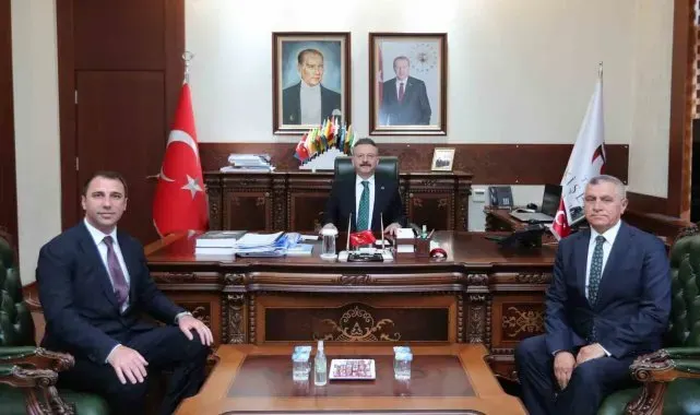 Vali Hüseyin Aksoy, Başkan Karabacak'ı makamında kabul etti