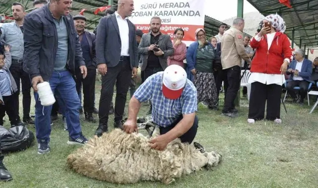Isparta'da 15 çobana karavan hediye edildi