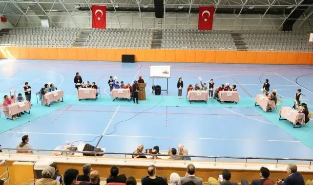 Bayburt'ta 'Dinin Direği Namaz' temalı bilgi yarışması düzenlendi