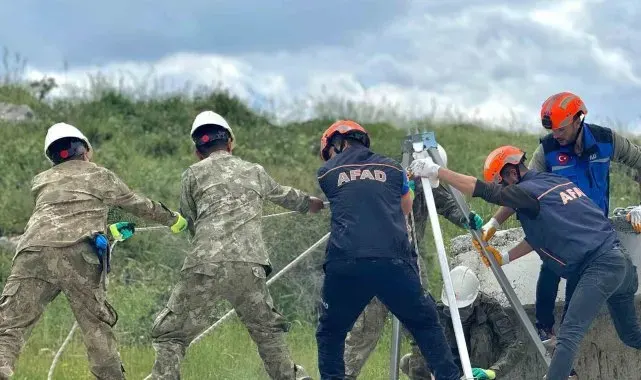 AFAD "100 bin arama kurtarma personeli" hedefiyle Şırnak'ta gönüllü ekipler yetiştiriyor