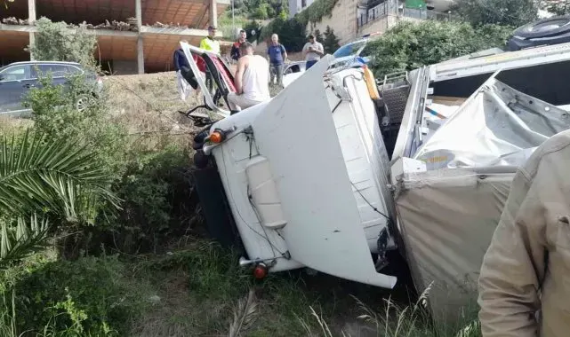 Takla atan tır, trafiği kapattı