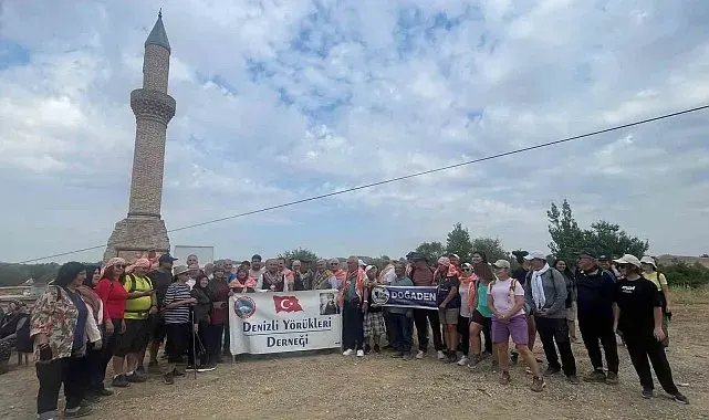 Çal'da geçmiş yeniden canlandı Deve ve atlardan oluşan kervan, asırlık güzergâhta yürüdü