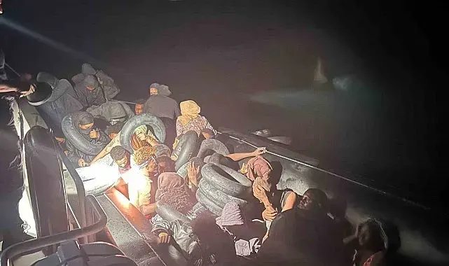 Düzensiz göçmenler mobil kıyı gözetleme aracına yakalandı