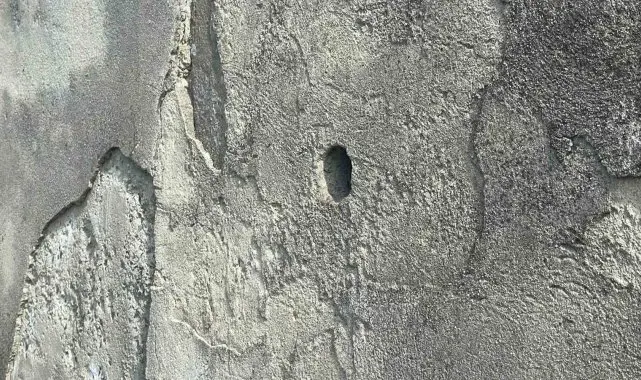 Başakşehir'de metro durağının yanında bulunan duvara EYP konuldu