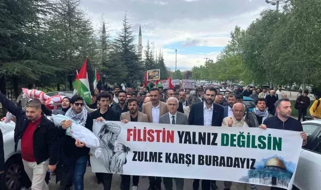 Eskişehir Osmangazi Üniversitesinde Filistin'e destek yürüyüşü gerçekleştirildi