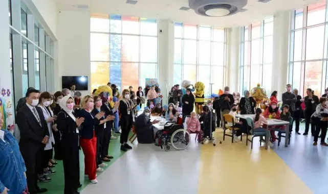 Hemşirelik Kulübü'nden çocuklara etkinlik