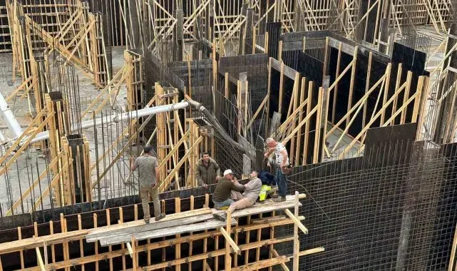 İnşaatta düşen işçiyi AFAD ekipleri kurtardı