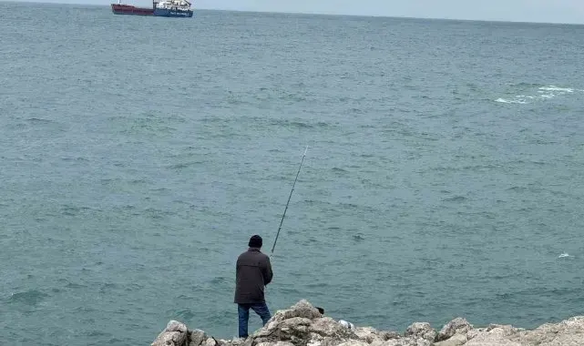 Amatör balıkçılar olta ile balık keyfi yaşadı