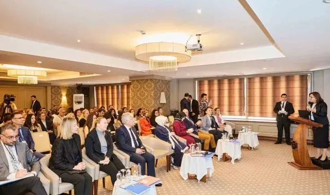 Şahin, Koruyucu Aile Hizmeti Eğitim Çalıştay'ına katıldı