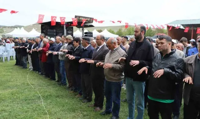 Gemiçli Yörüklerden Hıdırellez Şenliği ve şükür duası
