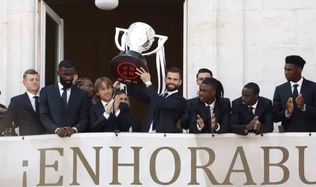 Real Madrid, şampiyonluk turu attı