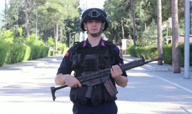 Osmaniye'de jandarmadan duygusal anneler günü klibi